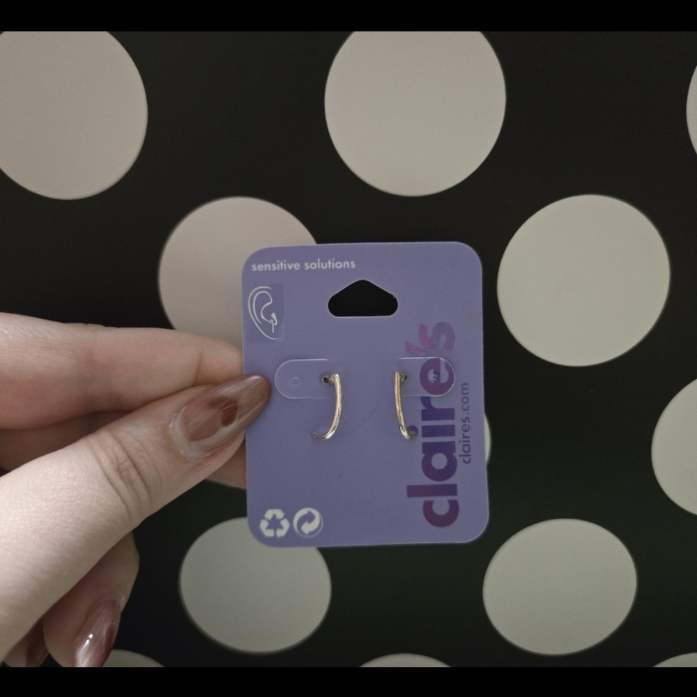 FREE W/$30 Purchase✨️Claires Earrings✨️